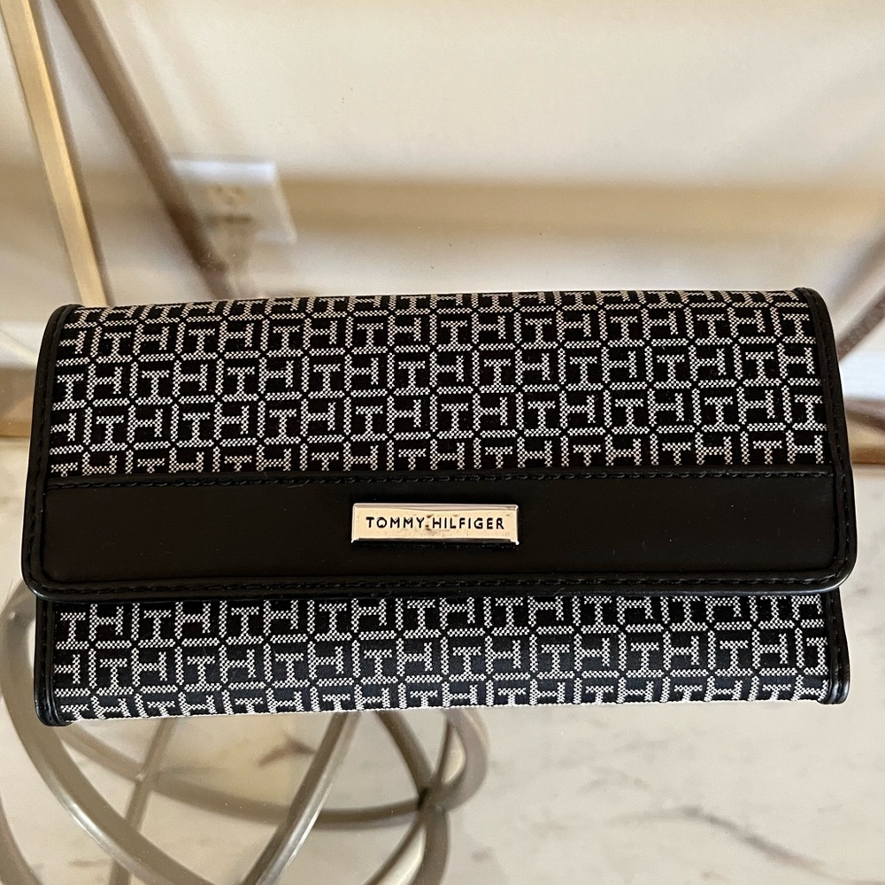 Tommy Hilfiger Wallet